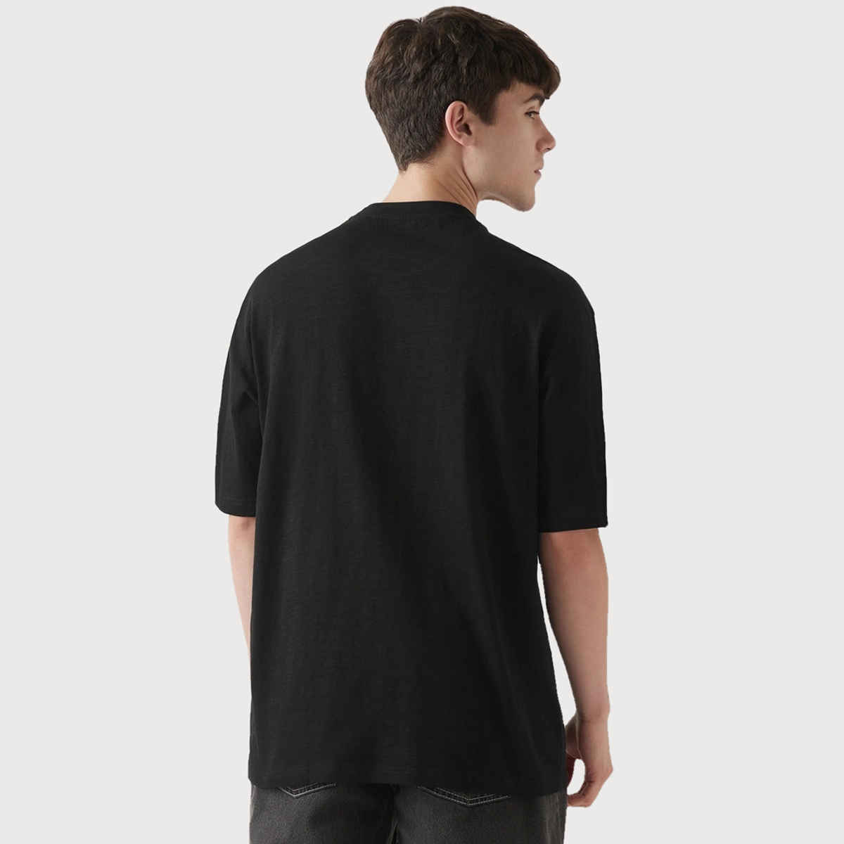 Bewakoof Men's Air 1.0 Official DC Batman Logo Graphic Printed Oversized T-shirt | Black - S