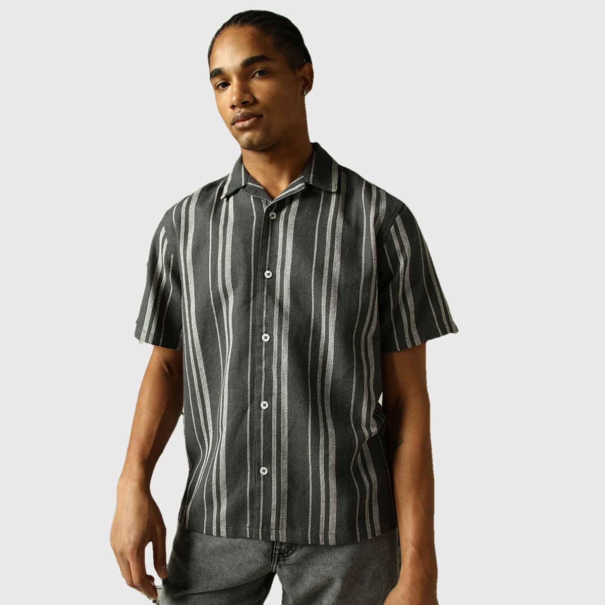 Hubberholme Men's Vertical Striped Relaxed Fit Textured Fabric Casual Shirt | Black - 42