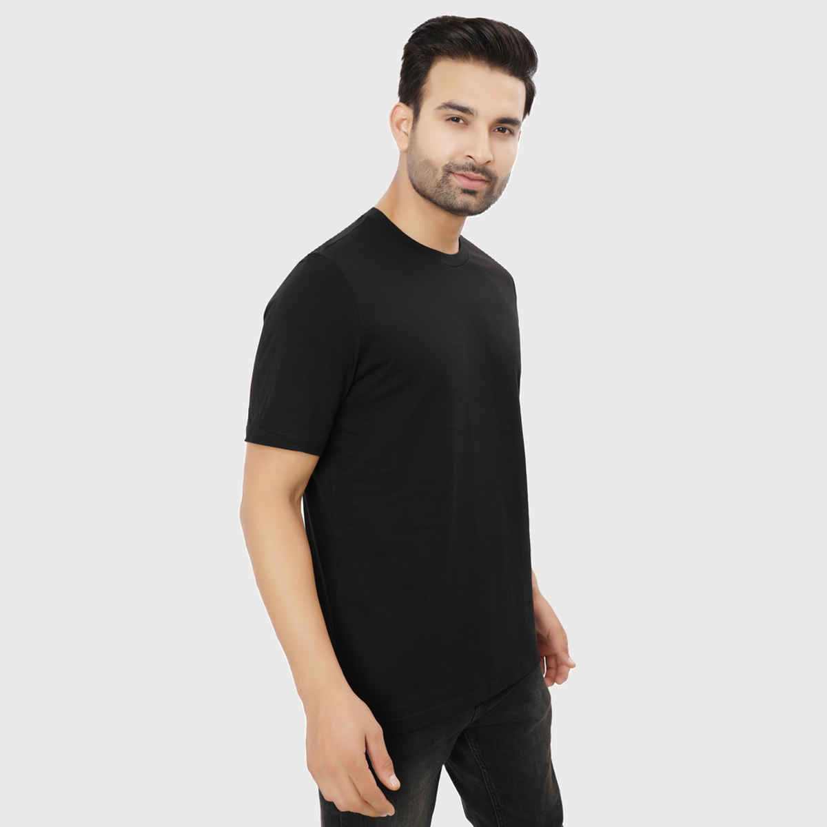 Adidas Men's Solid Black T-Shirt | L | IY3821