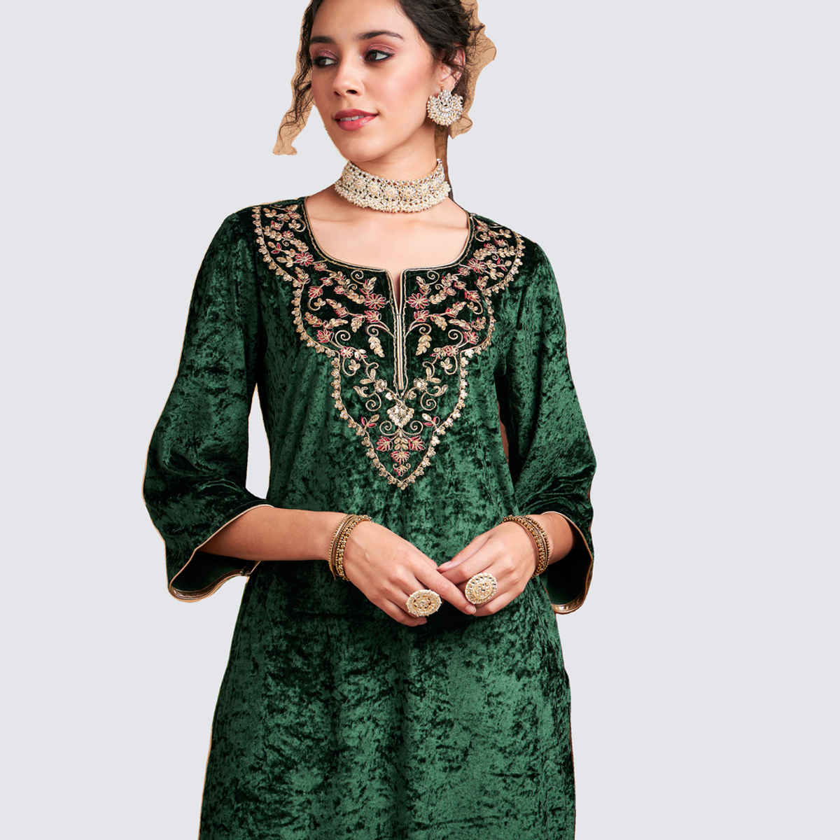 Shae by SASSAFRAS Women's Velvet Embroidered Straight Kurta | Green - M