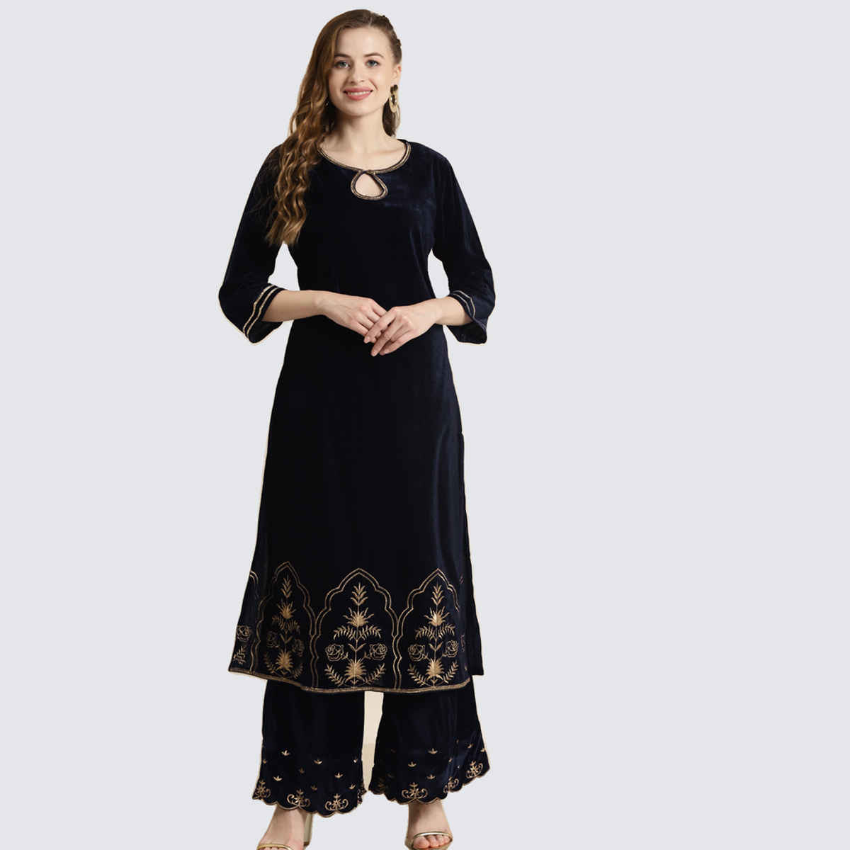 Shae by SASSAFRAS Women's Velvet Hem Zari Embroidered Kurta | Navy Blue - L