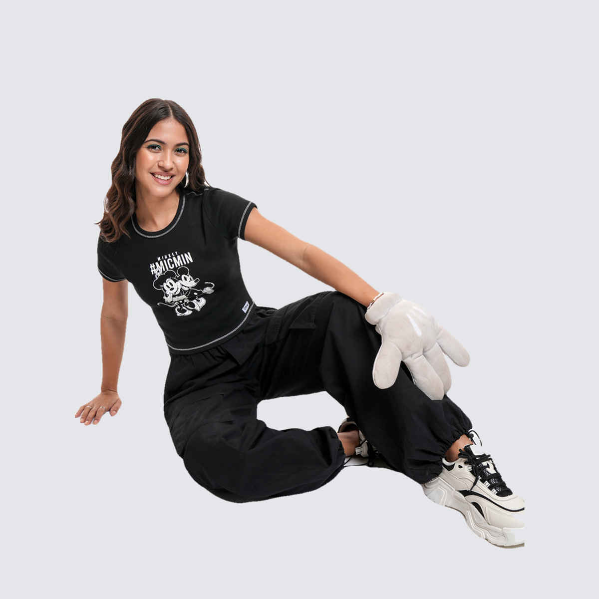 Tokyo Talkies Disney Women's Mickey & Minnie Printed Crop T-shirt | Black - XL