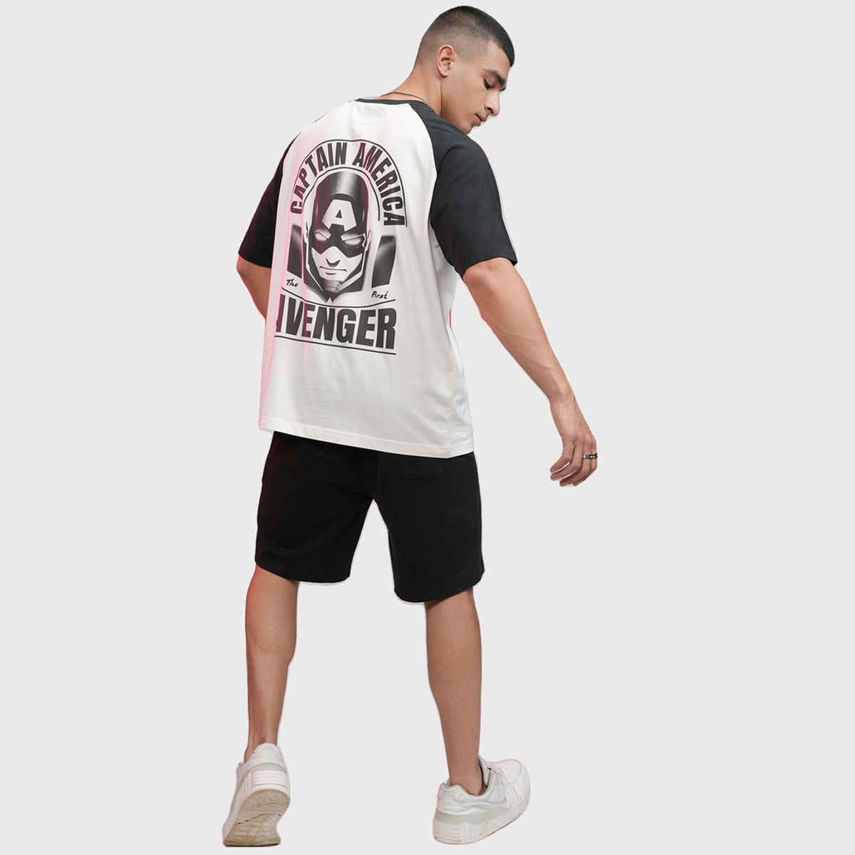 Highlander Men's Marvel Captain America Raglan Sleeve Oversized T-shirt | White - L