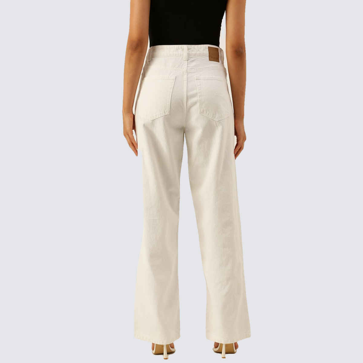 Bene Kleed Women White Relaxed Denim Trousers 36
