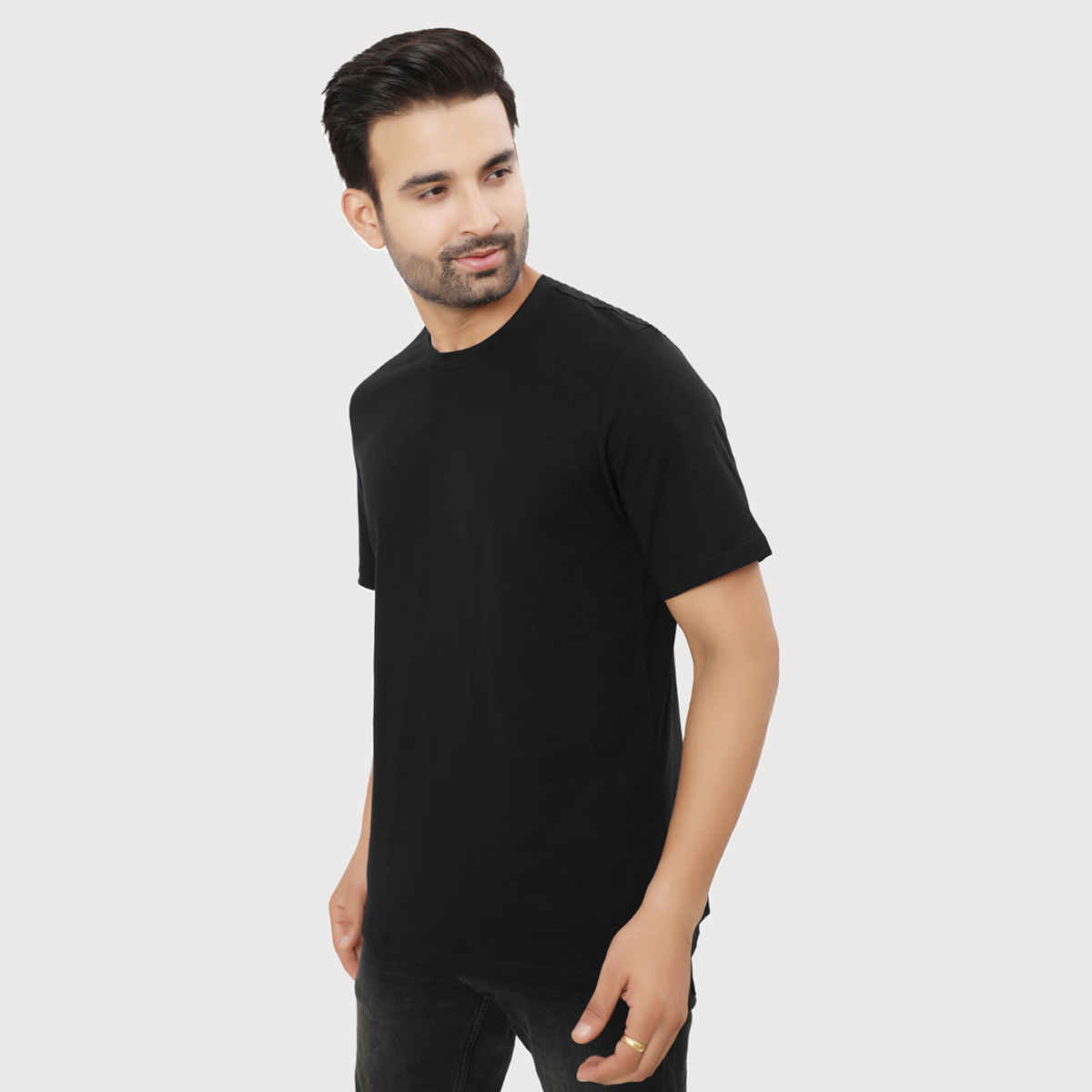 Adidas Men's Solid Black T-Shirt | L | IY3821