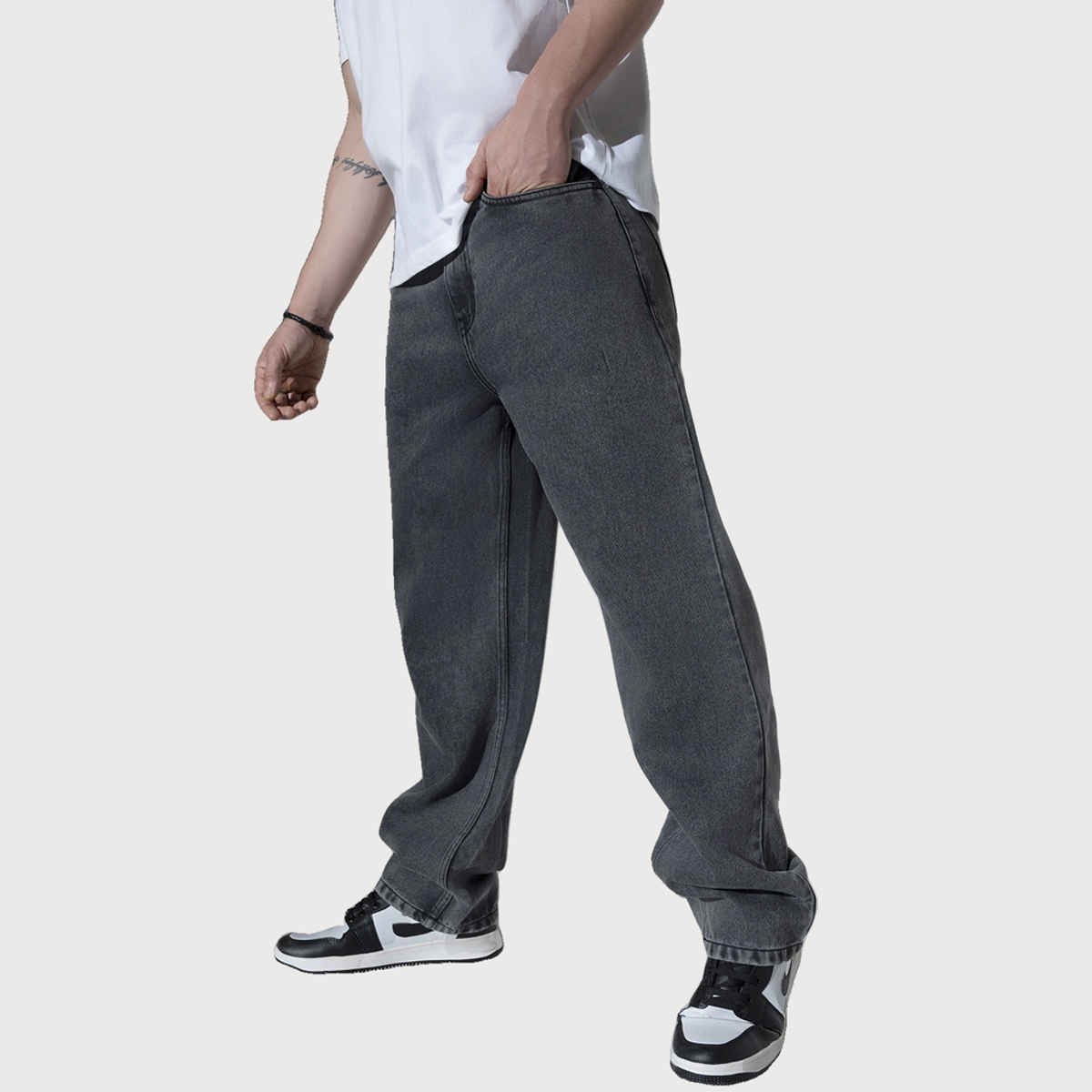 Hubberholme Men's Relaxed Fit Clean Look Light Fade Jeans | Charcoal - 34