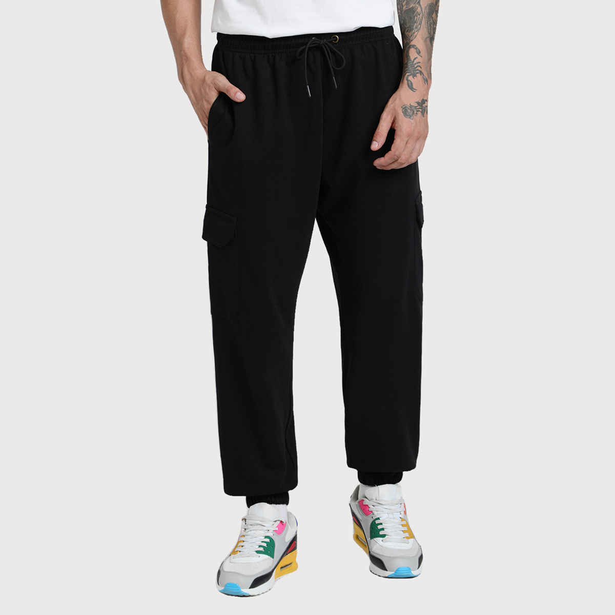 VEIRDO Men's Solid Regular Cargo with Side Pocket | VDMBW0300002 | Black - S