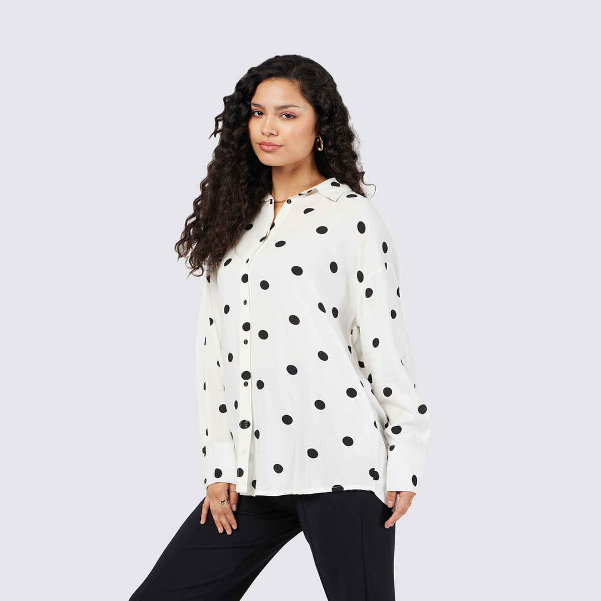 SASSAFRAS Women's Polka Dot Oversize Shirt | White - M