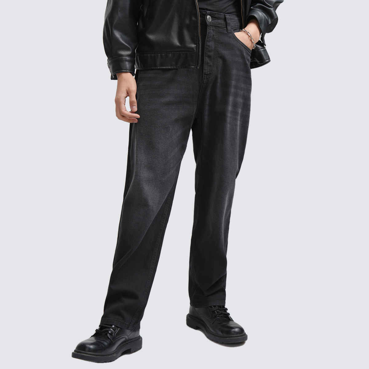 HIGHLANDER Men's Loose Baggy Fit Mid-Rise Light Fade Cotton Jeans | Black - 30