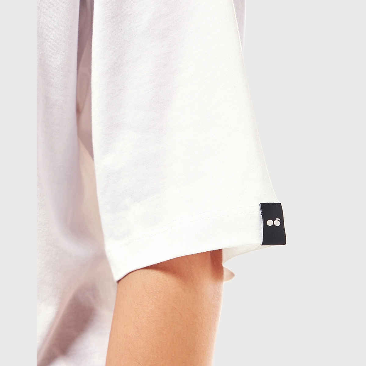 Bewakoof Women's Official Garfield Garfields Flowers Graphic Printed Oversized T-shirt | White - S