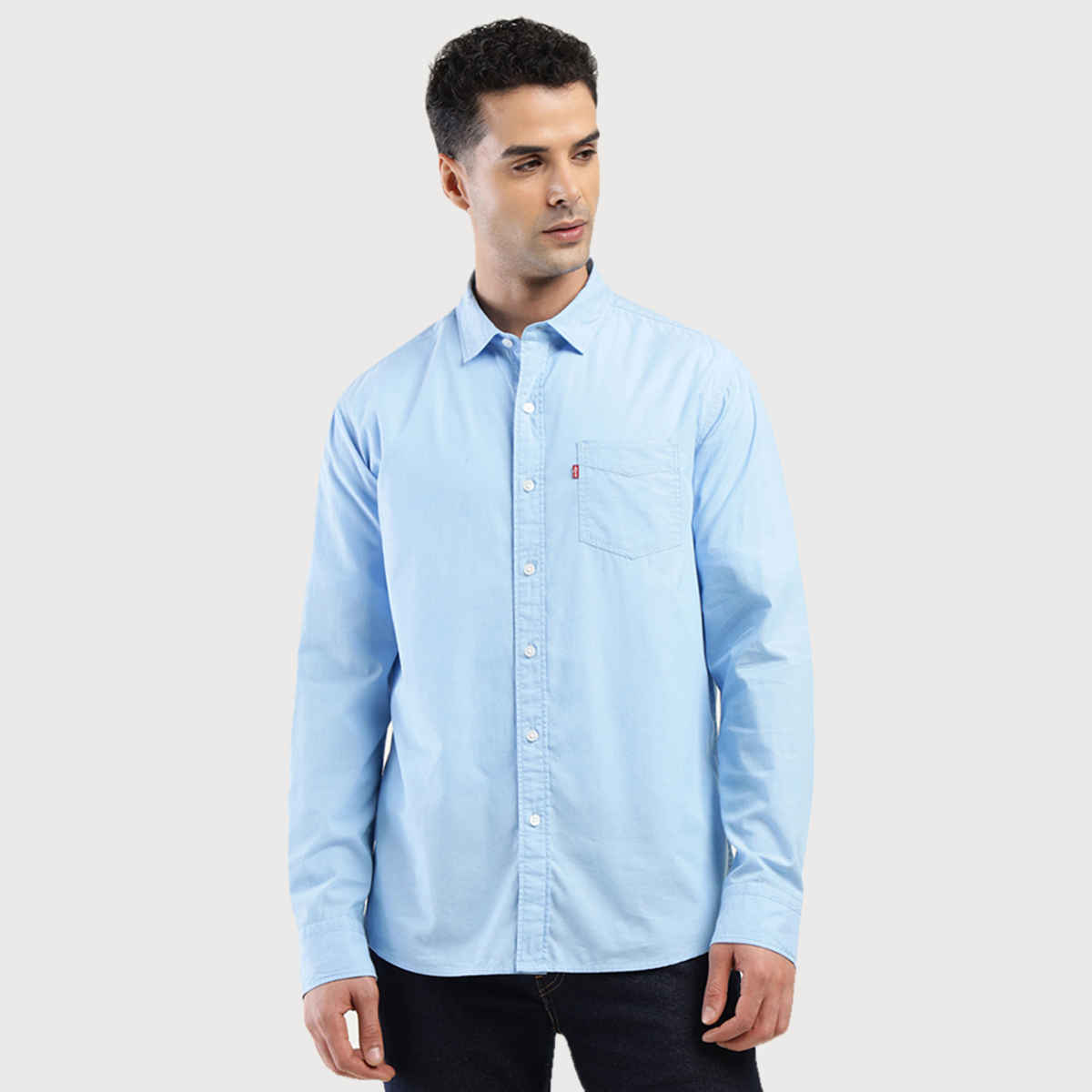 Levi's Men's 100% BCI Cotton Chambray shirt | Sky Blue - M