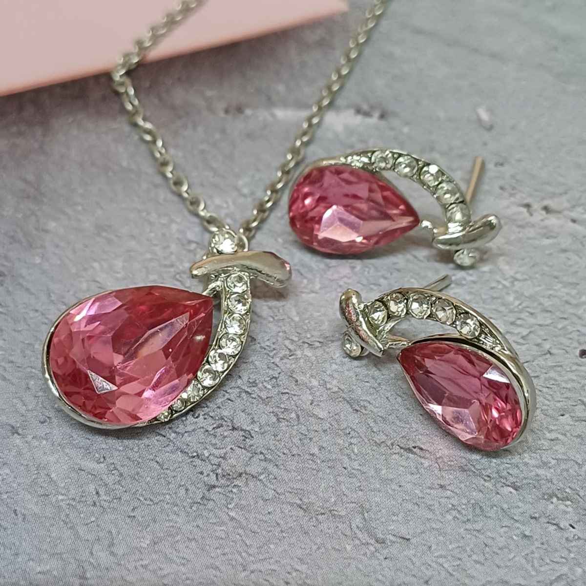 Pink Diamond set (Pendant Chain+Earring)