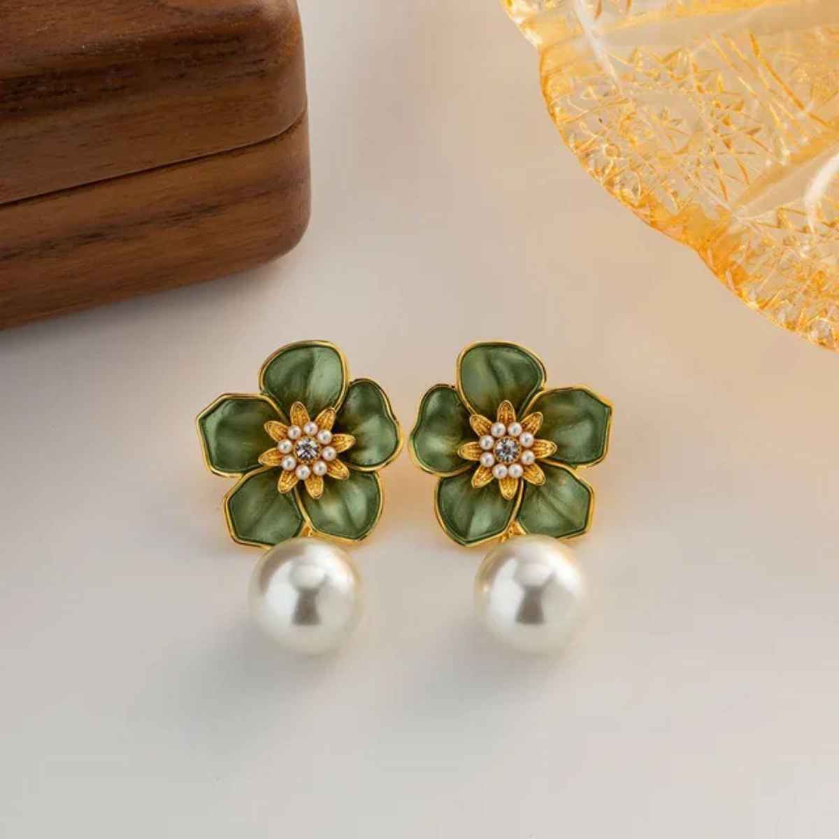 Estailo Fashion A Pearl Of Flower Earrings | E0001209 | Green