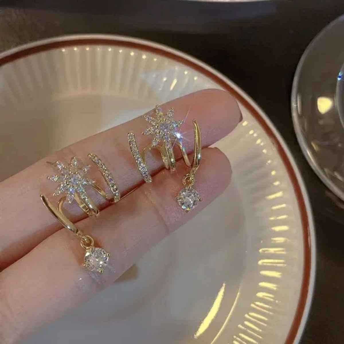 Estailo Fashion Bling Blogger stone Earrings | E0000531 | Gold