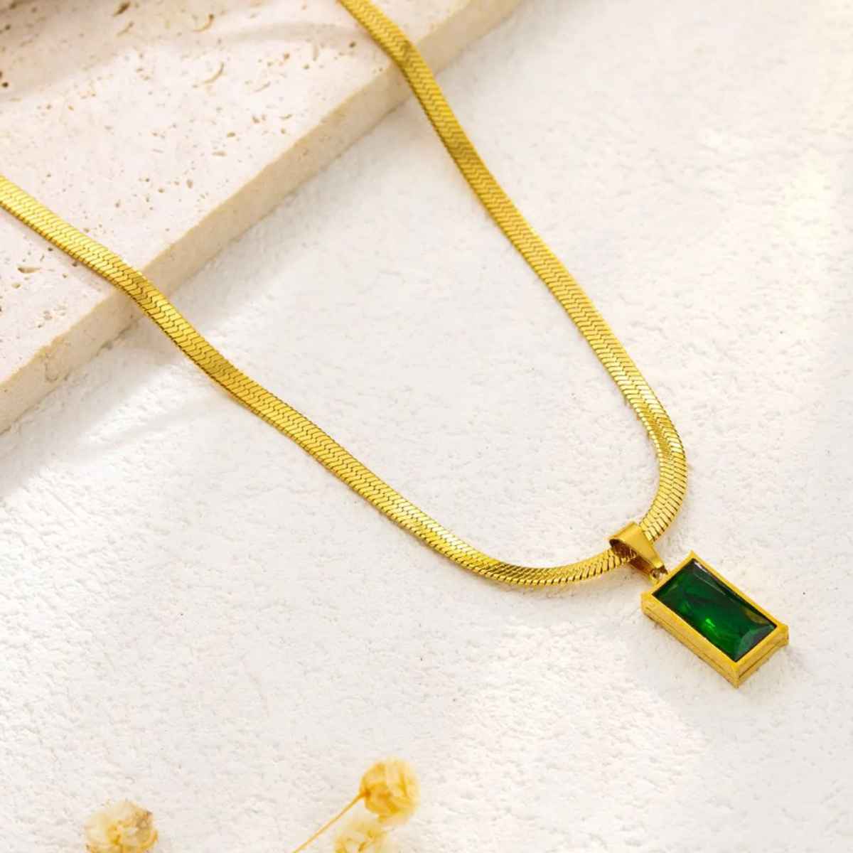 Estailo Fashion Blind Date Statement Necklace | Gold