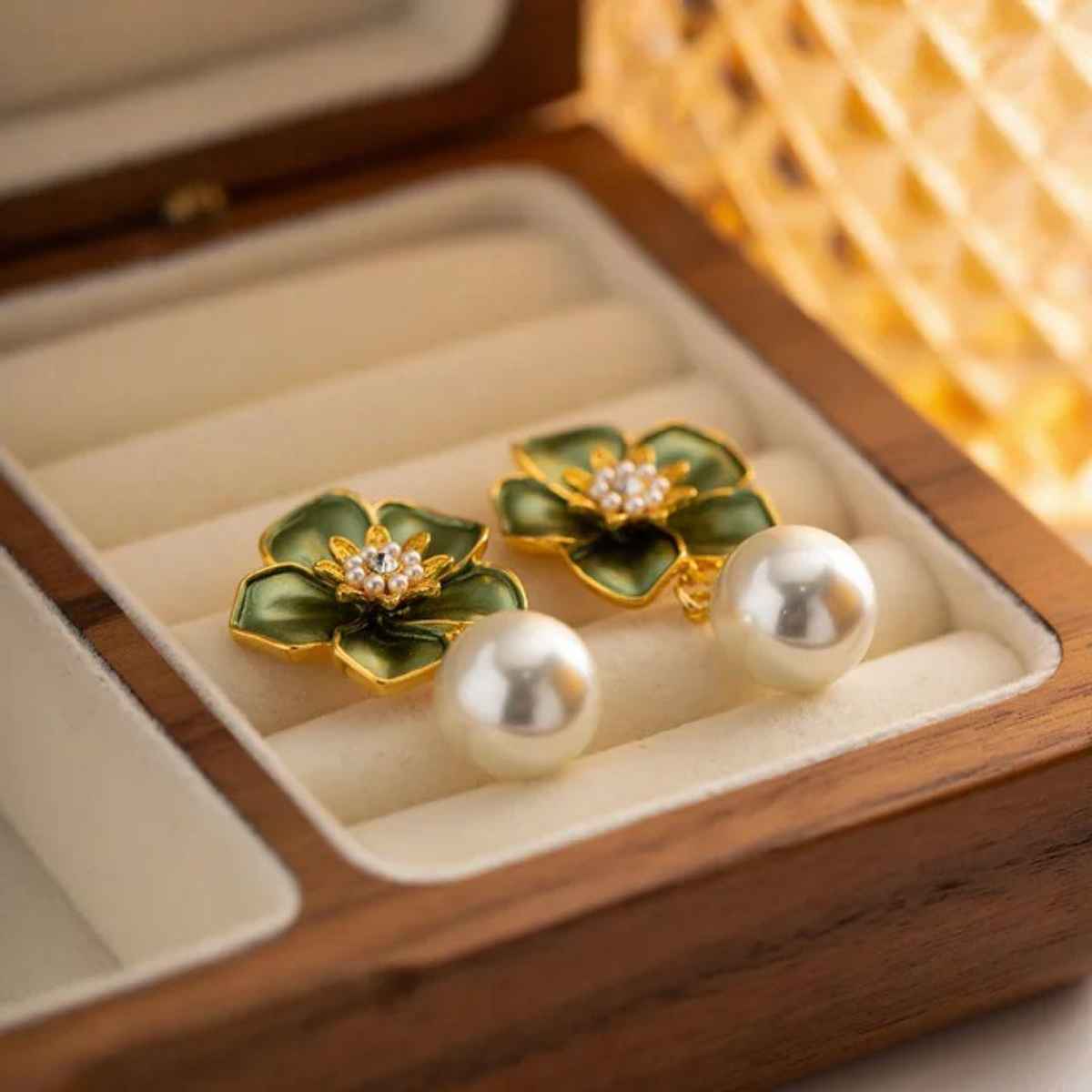 Estailo Fashion A Pearl Of Flower Earrings | E0001209 | Green