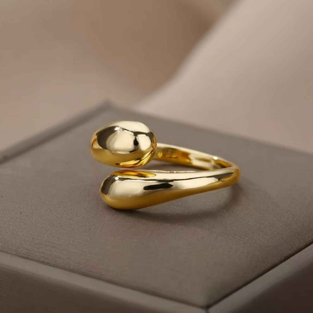 Estailo Fashion Statement Isabella Ring for Women | Stylish Lightweight Statement Jewellery | R0000354