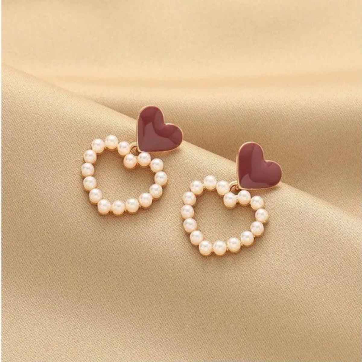 Estailo Fashion A Pearl Of Wisdom Heart Earrings | E0001124 | White
