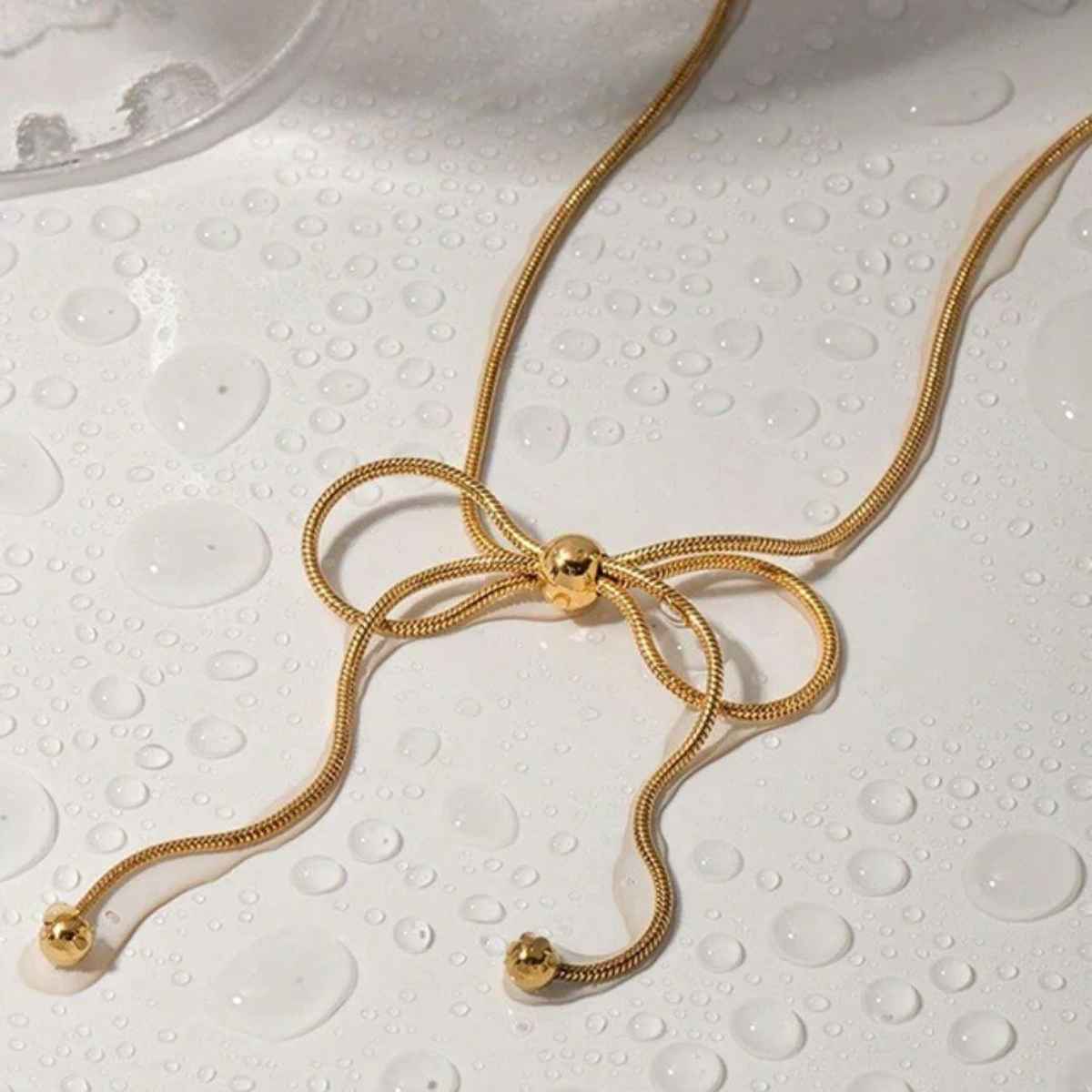 Estailo Fashion At The 11th Hour Bow Neckpiece | Gold