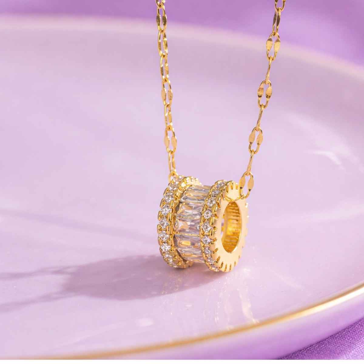 Beautynx Pave Crystal Cylinder Necklace | Gold | BNX-NK-0025