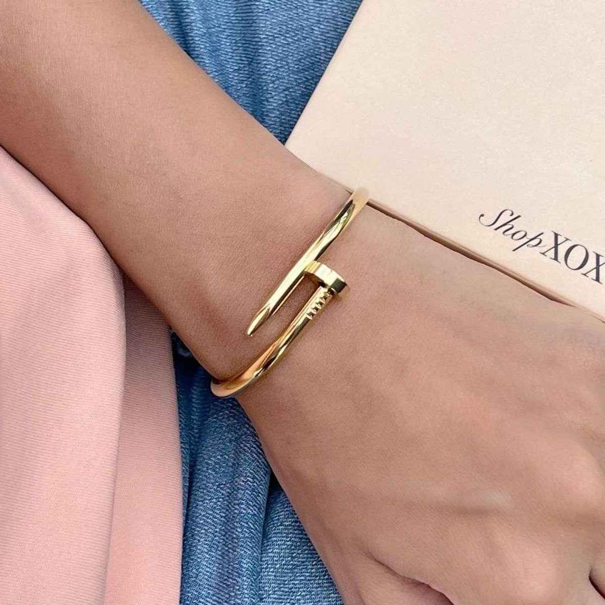 Estailo Fashion Dazzling Dainty Statement Bracelet | B0000413 |Gold