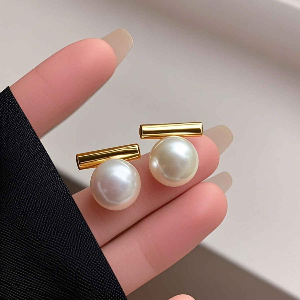 Estailo Fashion Set: Pearl Bar Earrings, Verve Gold Ring, Chunky Heart Bracelet | GHE3839R1662B1688