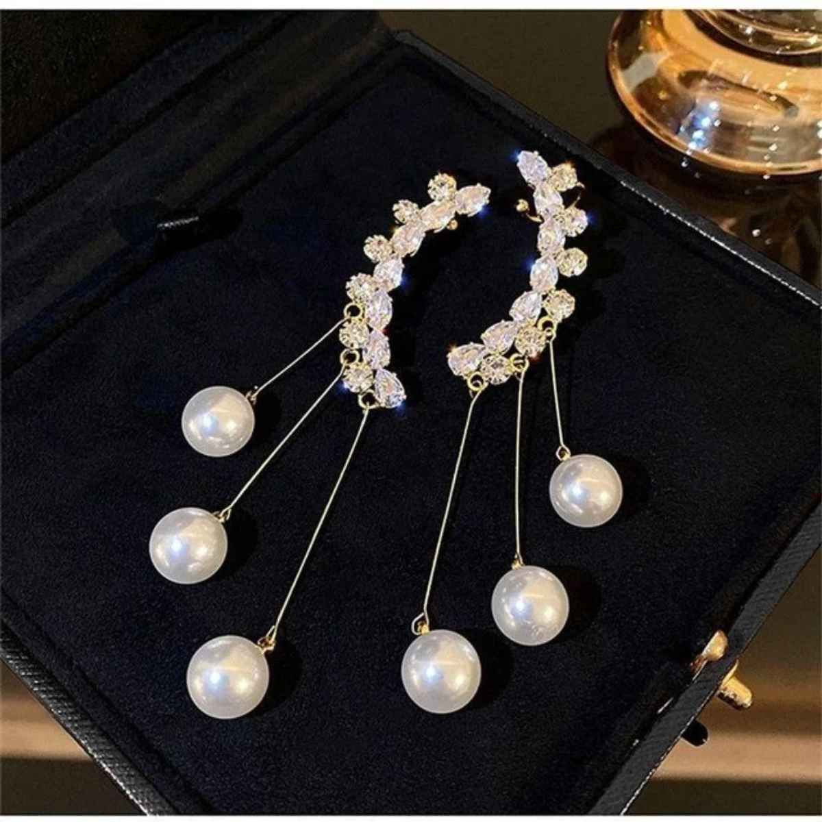 Estailo Fashion Perky Pearl Chain Hanging Earrings | E0001529 | Off White