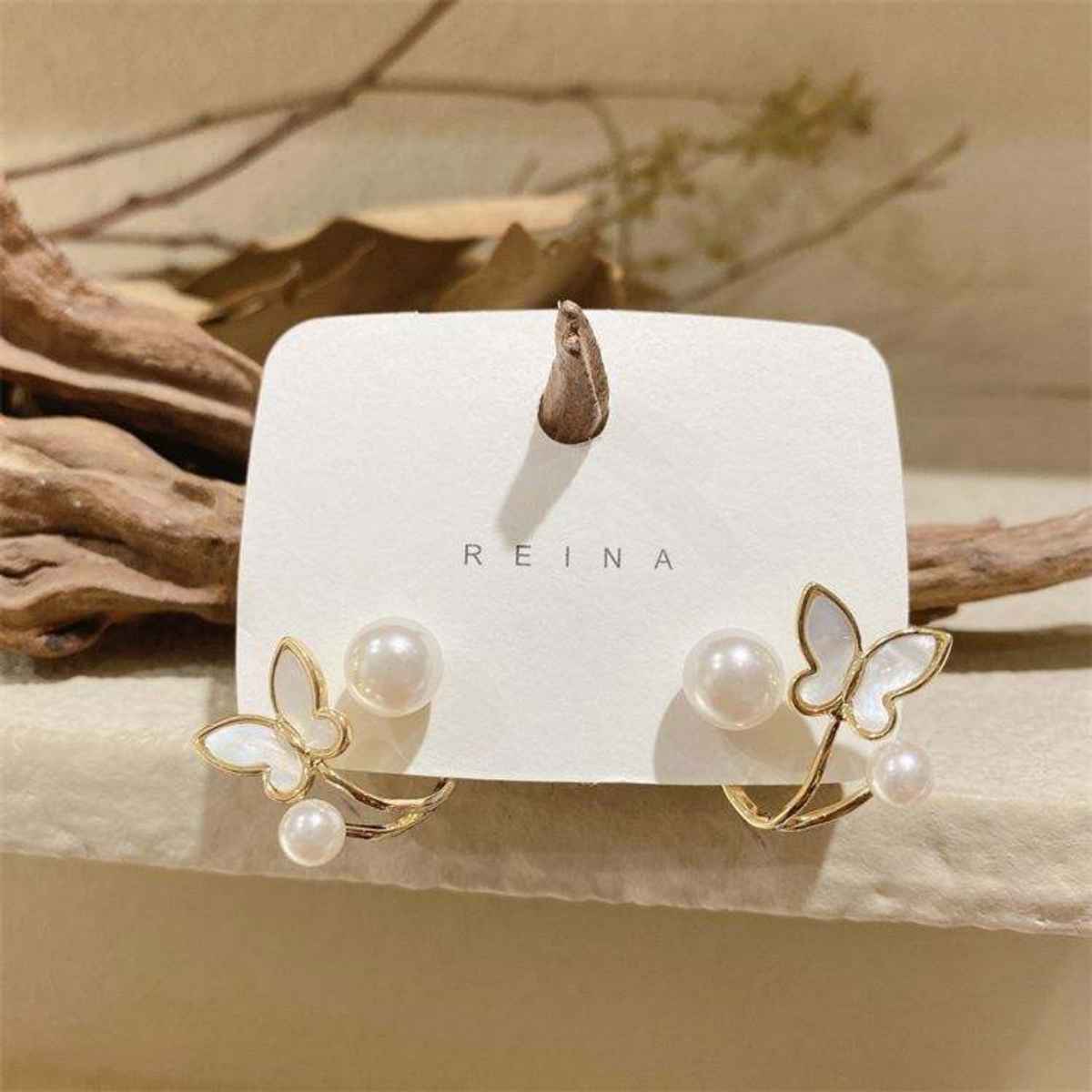 Beautynx Pearl Flutter Bloom Earrings | Gold | BNX-EAR-0032