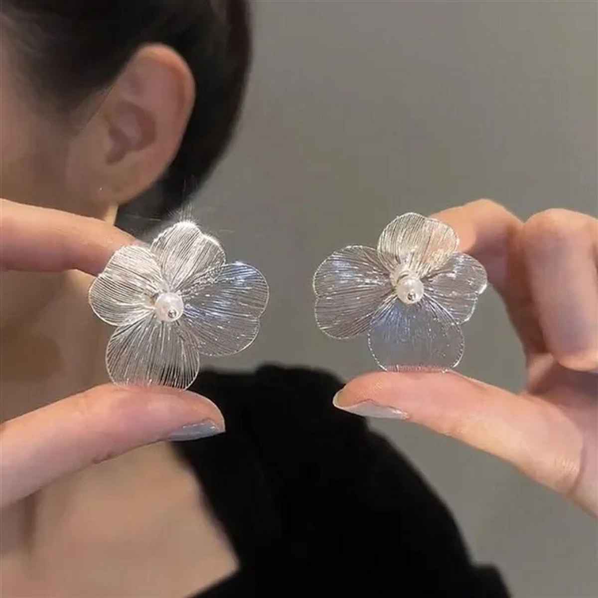 Estailo Fashion As Fresh As Daisy Earring | E0001126 | Silver