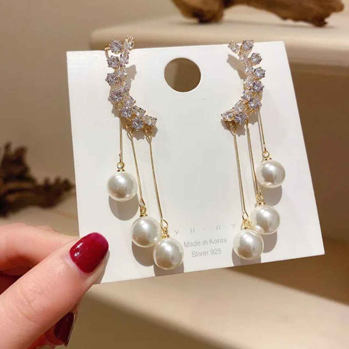 Estailo Fashion Perky Pearl Chain Hanging Earrings | E0001529 | Off White