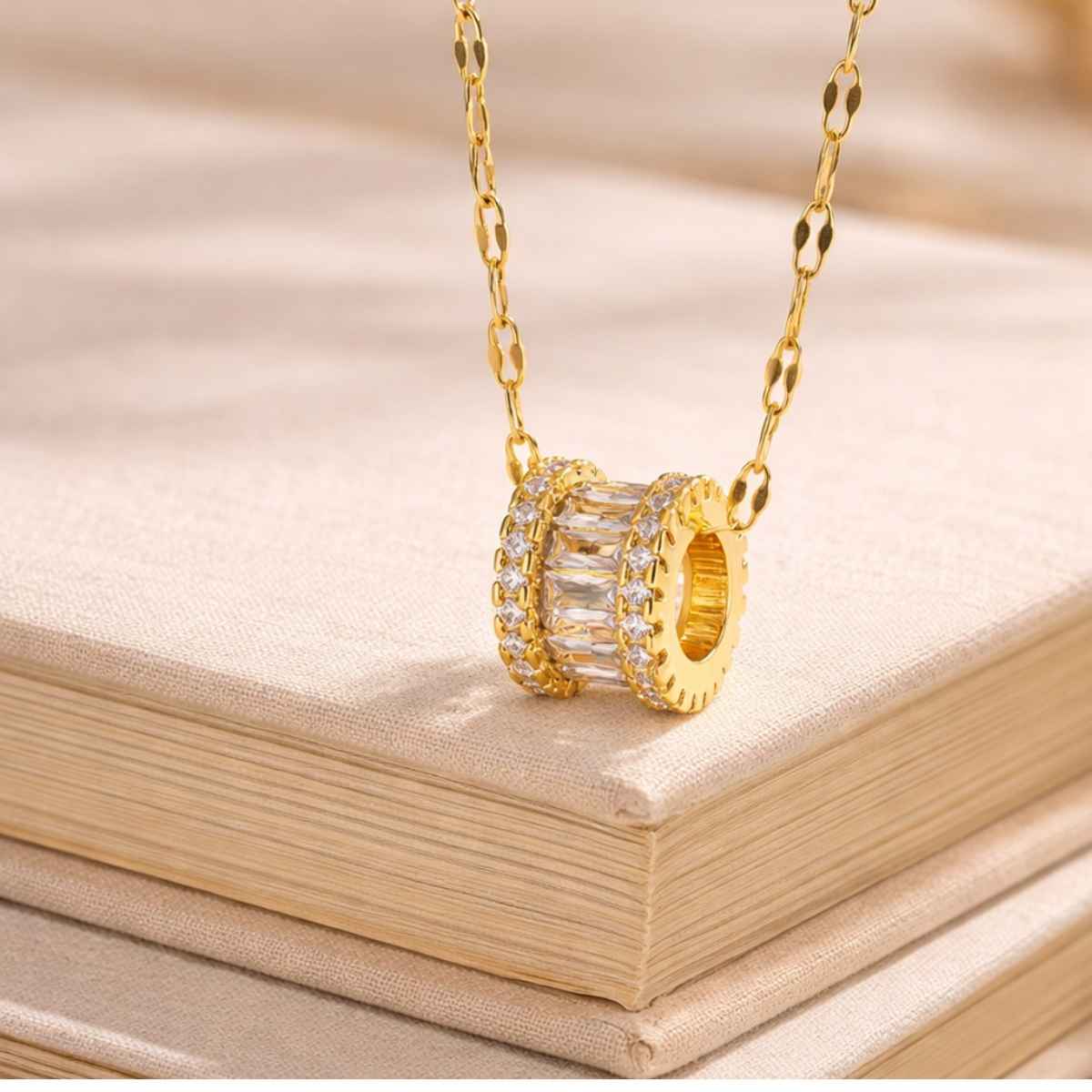 Beautynx Pave Crystal Cylinder Necklace | Gold | BNX-NK-0025