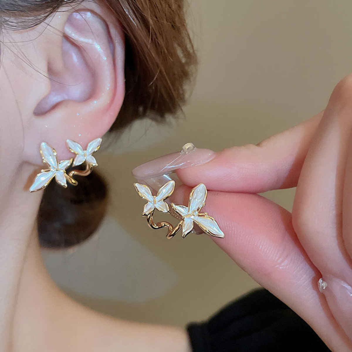 Beautynx Pearl Petal Cluster Earrings | Gold | BNX-EAR-0036