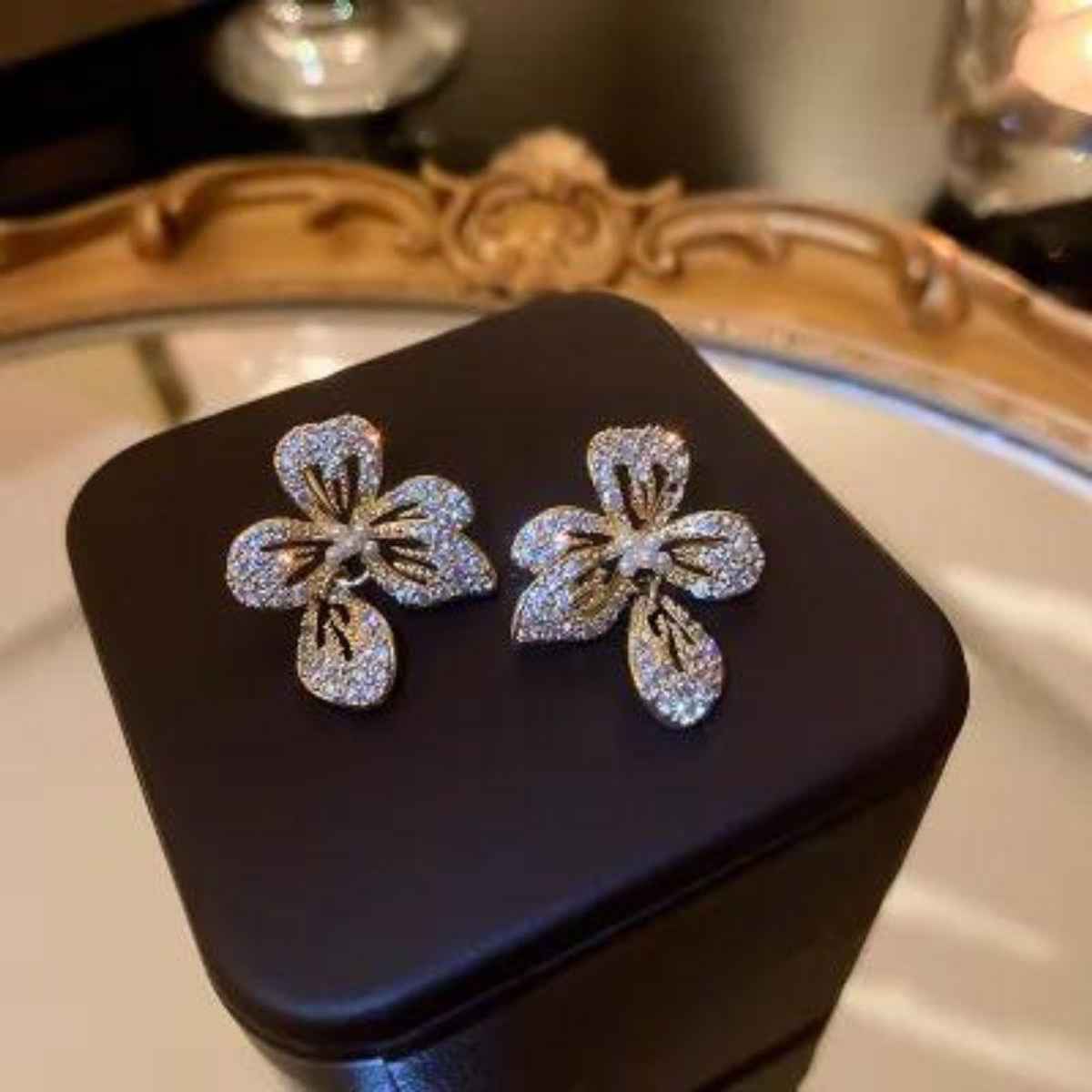 Estailo Fashion Cut The Crap Flower Earrings | E0001097 | Gold