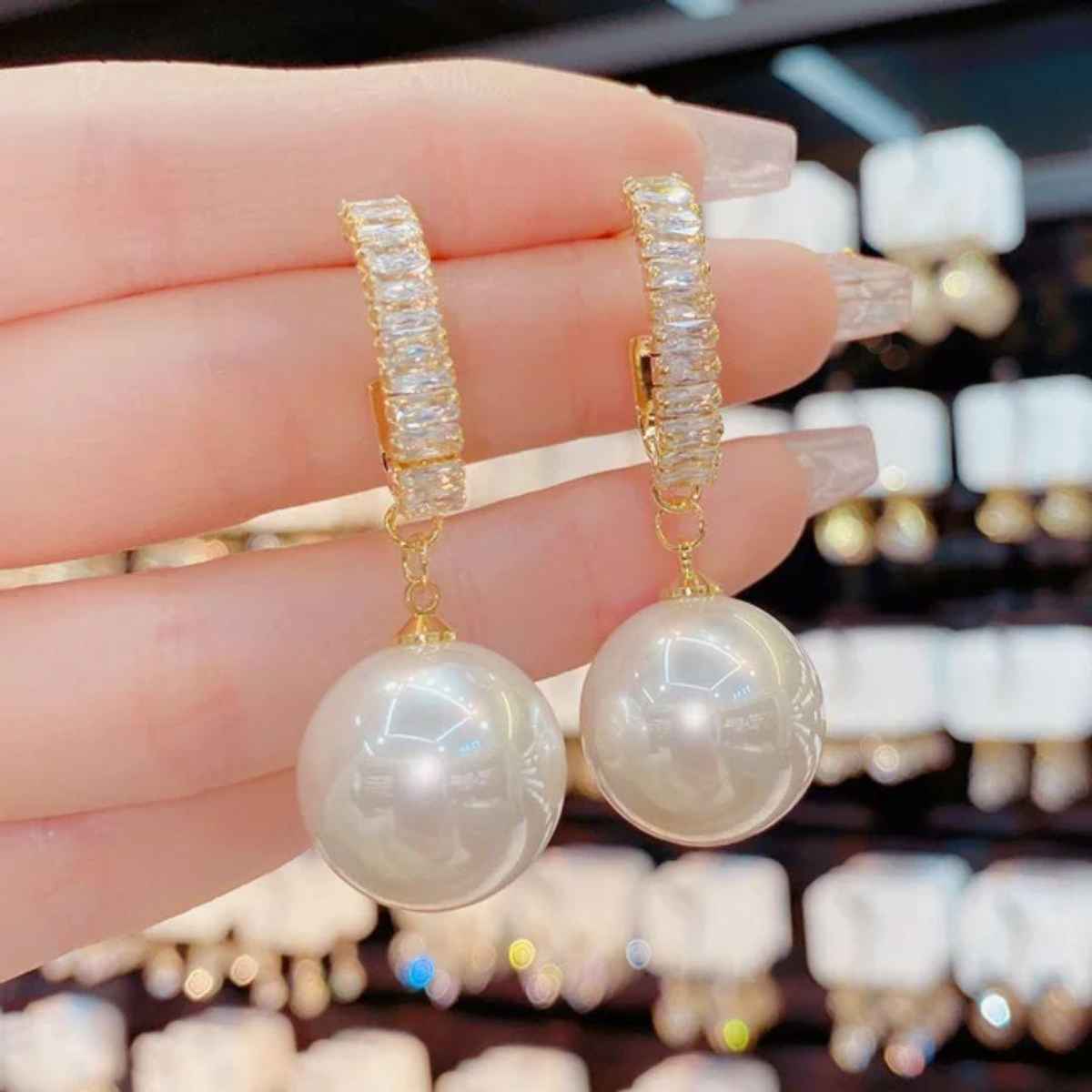 Estailo Fashion Pearlfect Drop Earrings | E0001344 | Off White