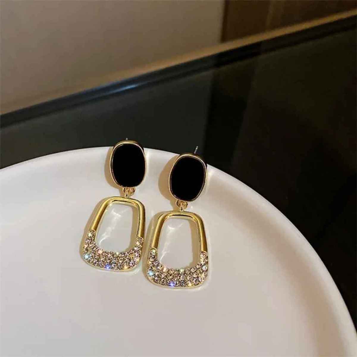Estailo Fashion Dream Star Statement Earring Earring Gold-Black Stud