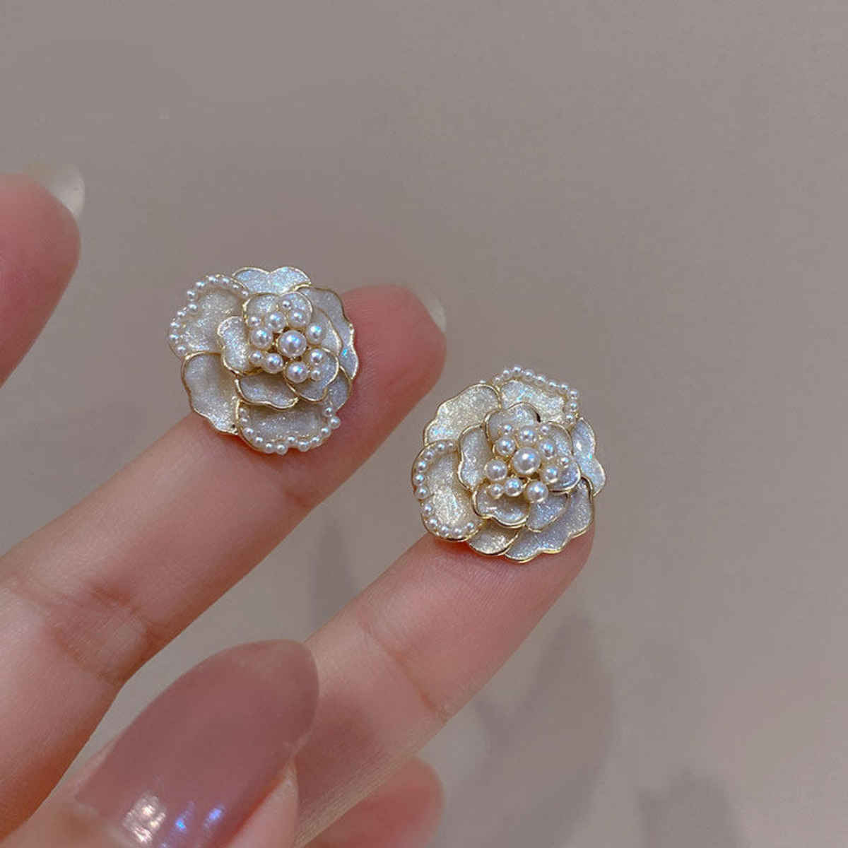 Beautynx Pearl Bloom Statement Studs | Gold | BNX-EAR-0018