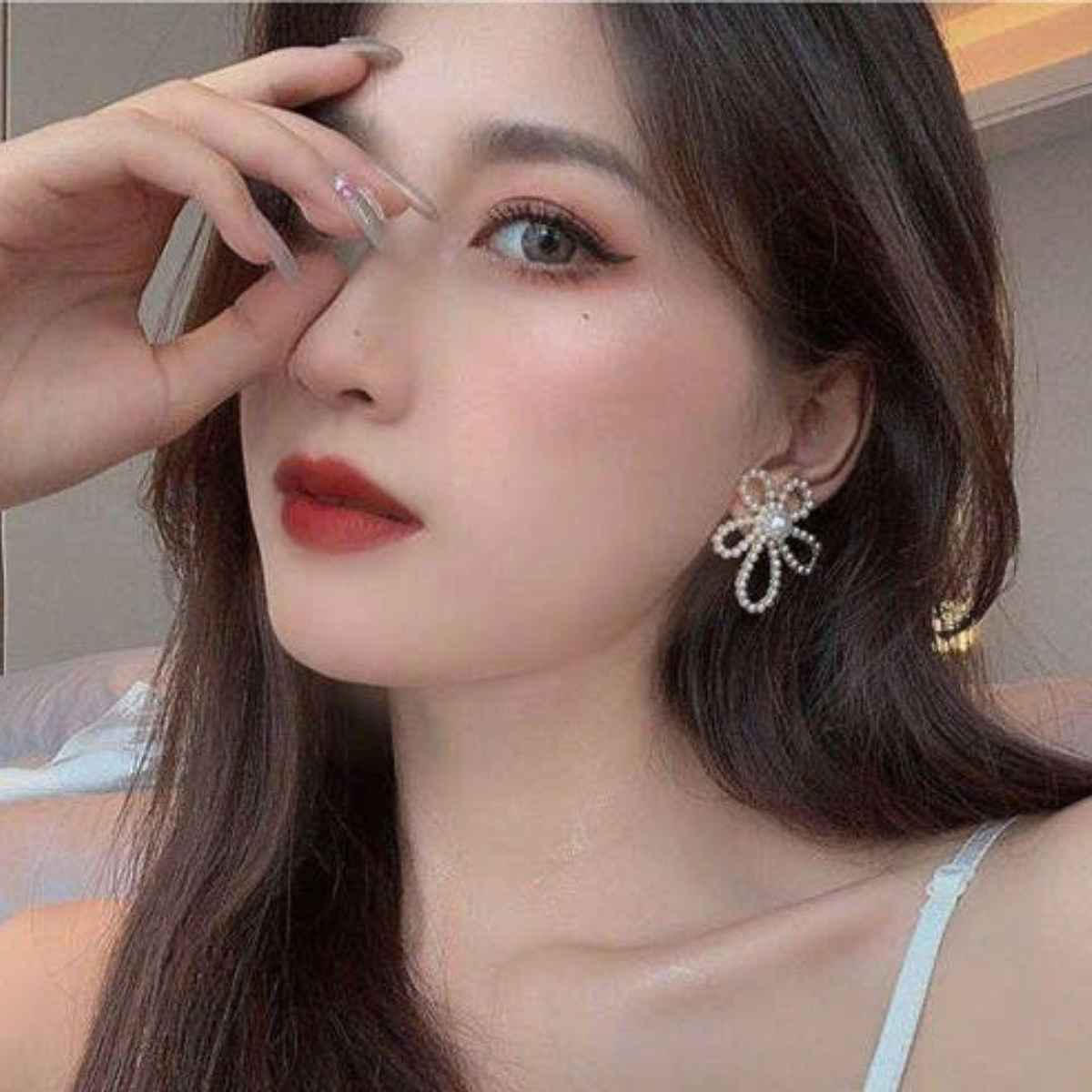 Estailo Fashion A Pearl Of Flower Earrings | E0001199 | Off White