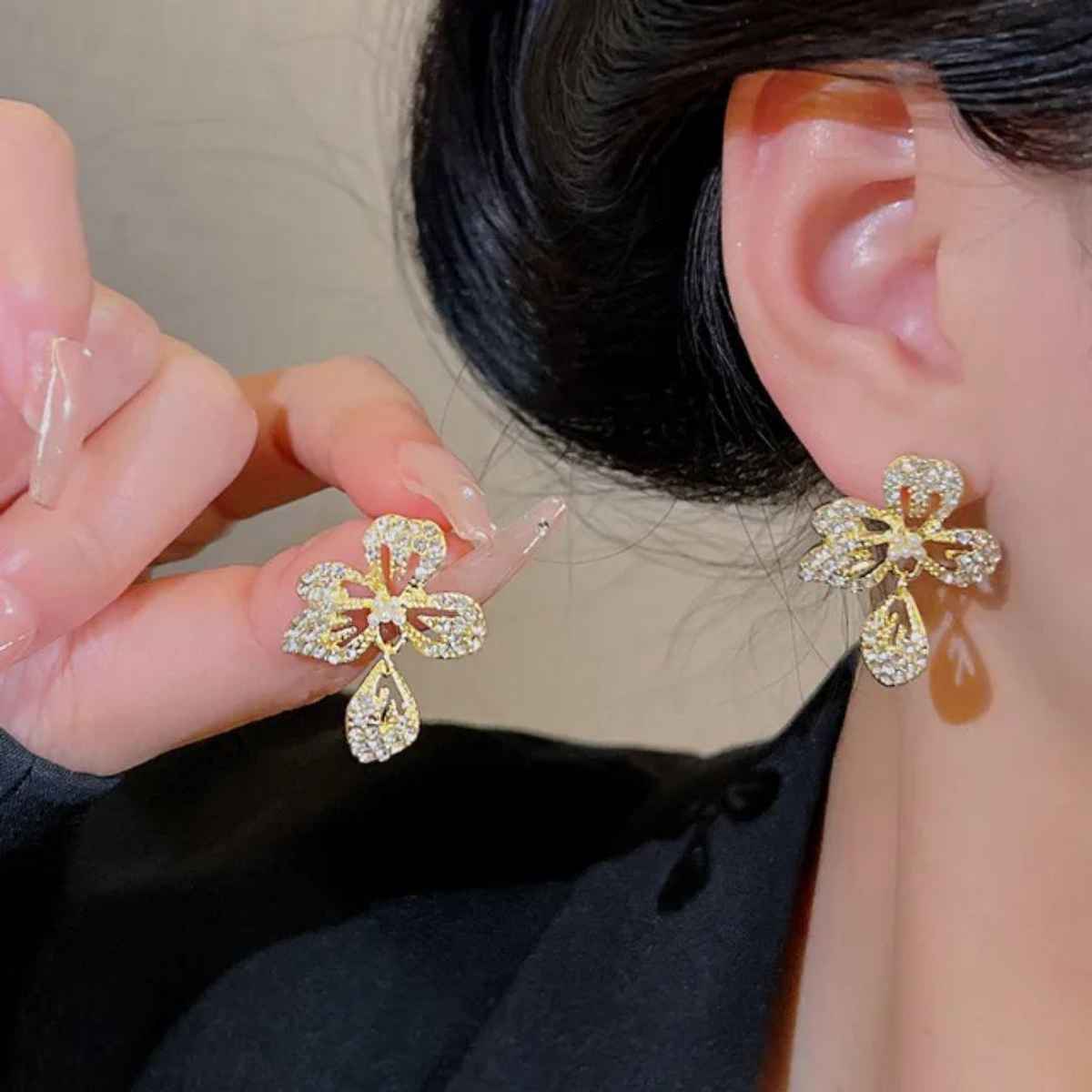 Estailo Fashion Cut The Crap Flower Earrings | E0001097 | Gold