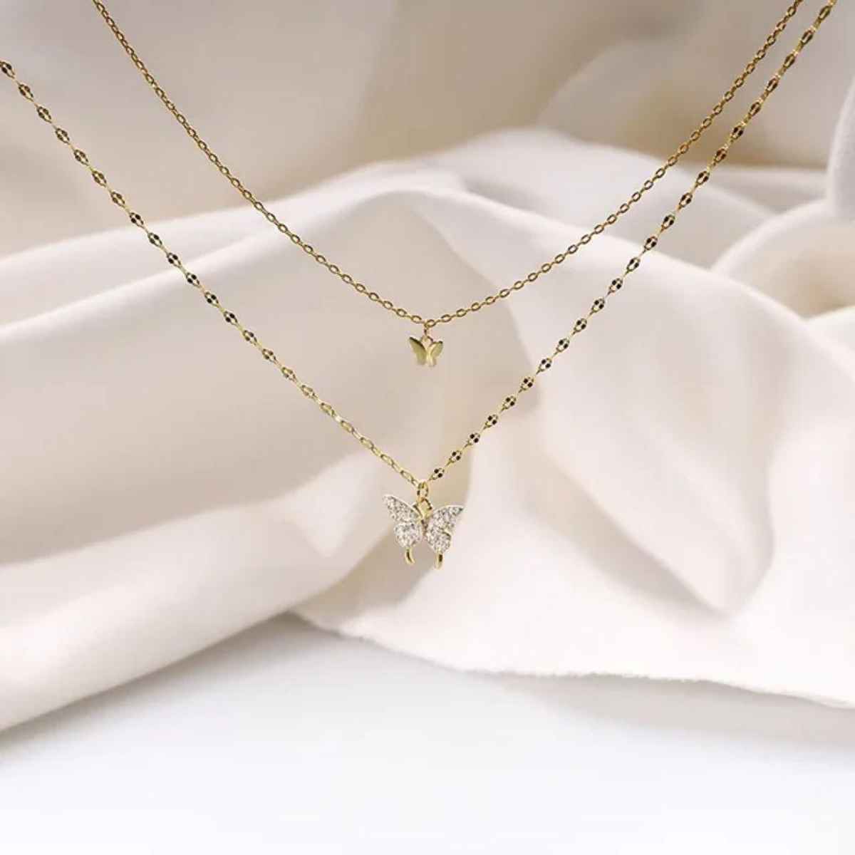 Estailo Fashion Bounded Butterfly Neckpiece Necklace Gold Pendant | N0000405
