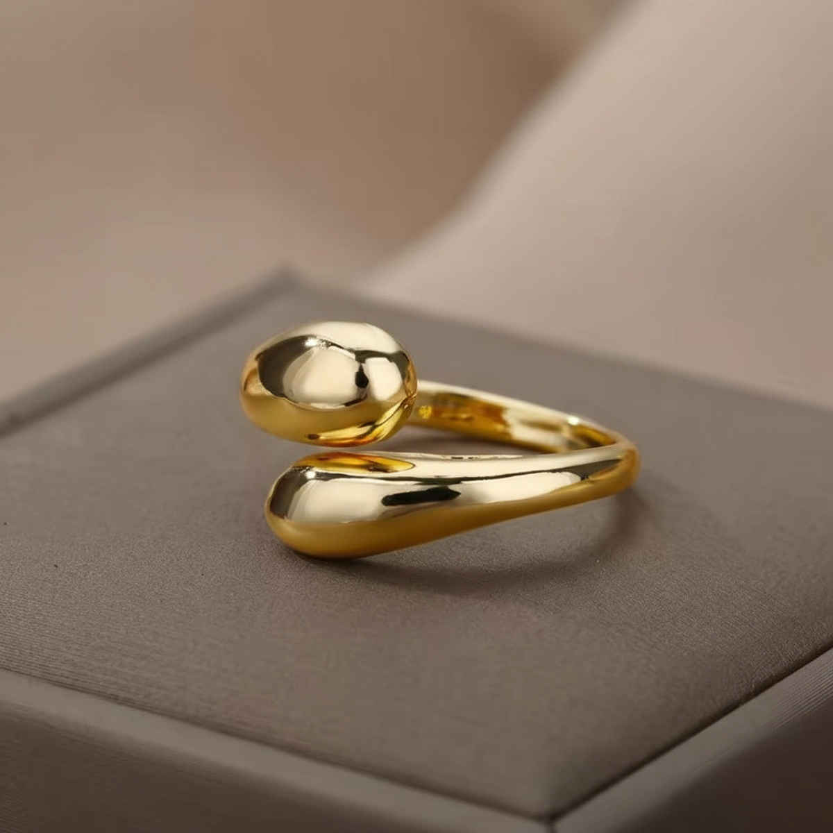 Estailo Fashion Statement Isabella Ring for Women | Stylish Lightweight Statement Jewellery