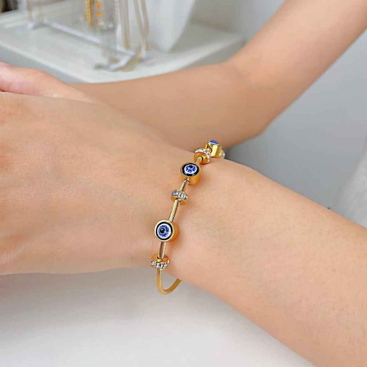 Estailo Fashion Cut The Crap Evil Eye Bracelet | B0000013 | Gold