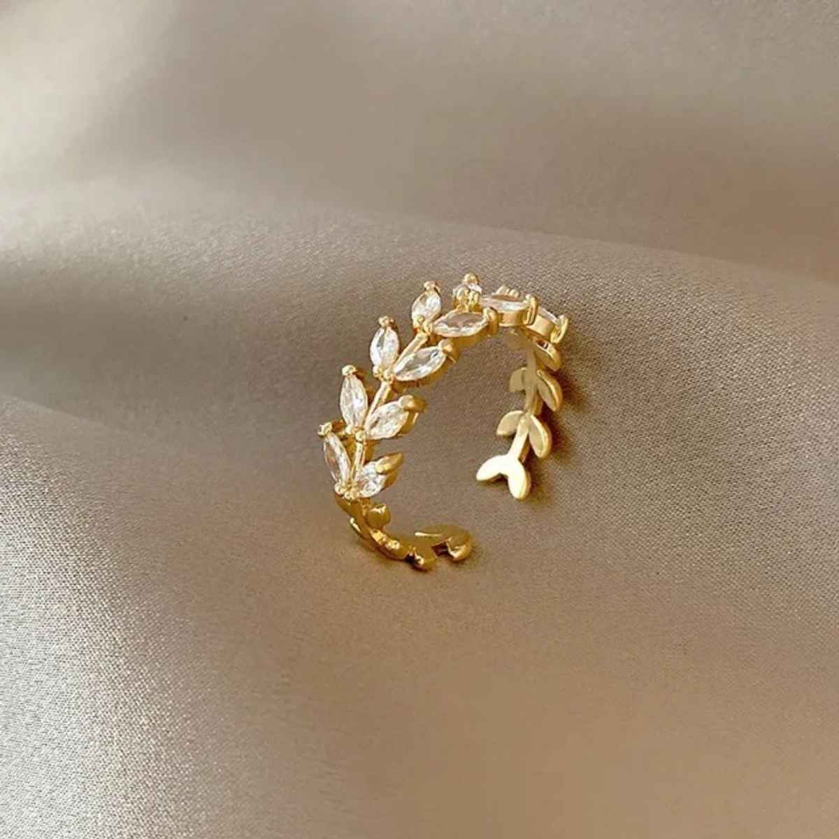 Estailo Fashion Dazzling Dainty Leaf Ring | Gold