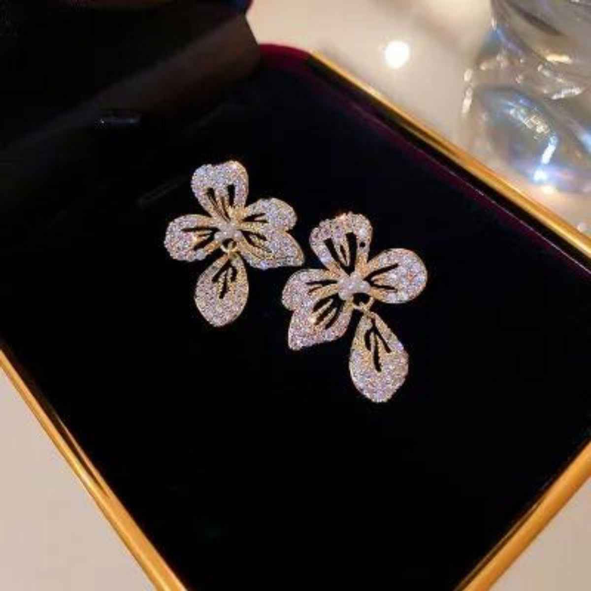 Estailo Fashion Cut The Crap Flower Earrings | E0001097 | Gold