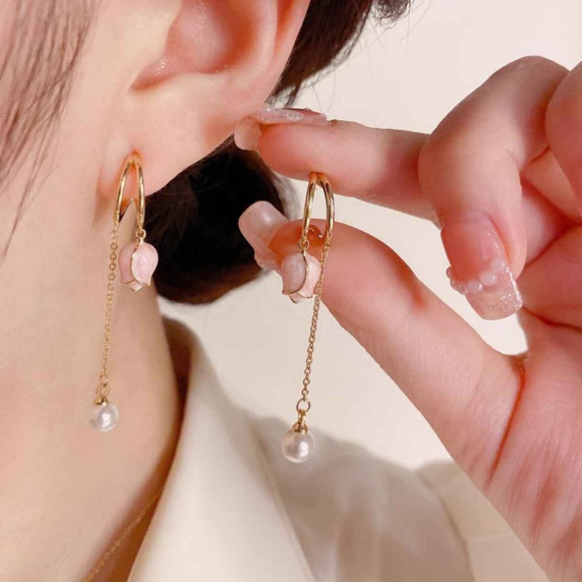 Beautynx Blush Petal Pearl Drop Earrings | Gold | BNX-EAR-0031