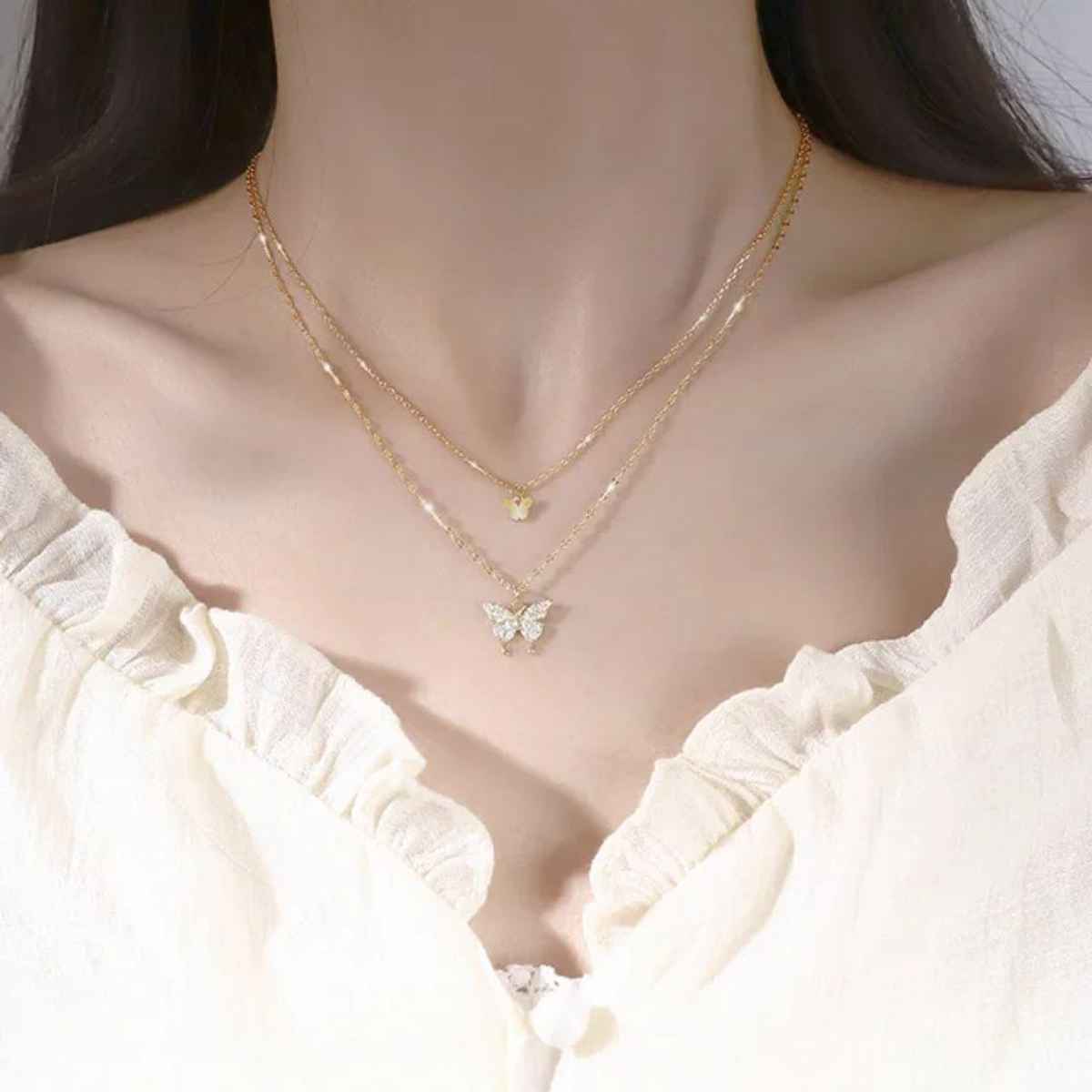 Estailo Fashion Bounded Butterfly Neckpiece Necklace Gold Pendant | N0000405