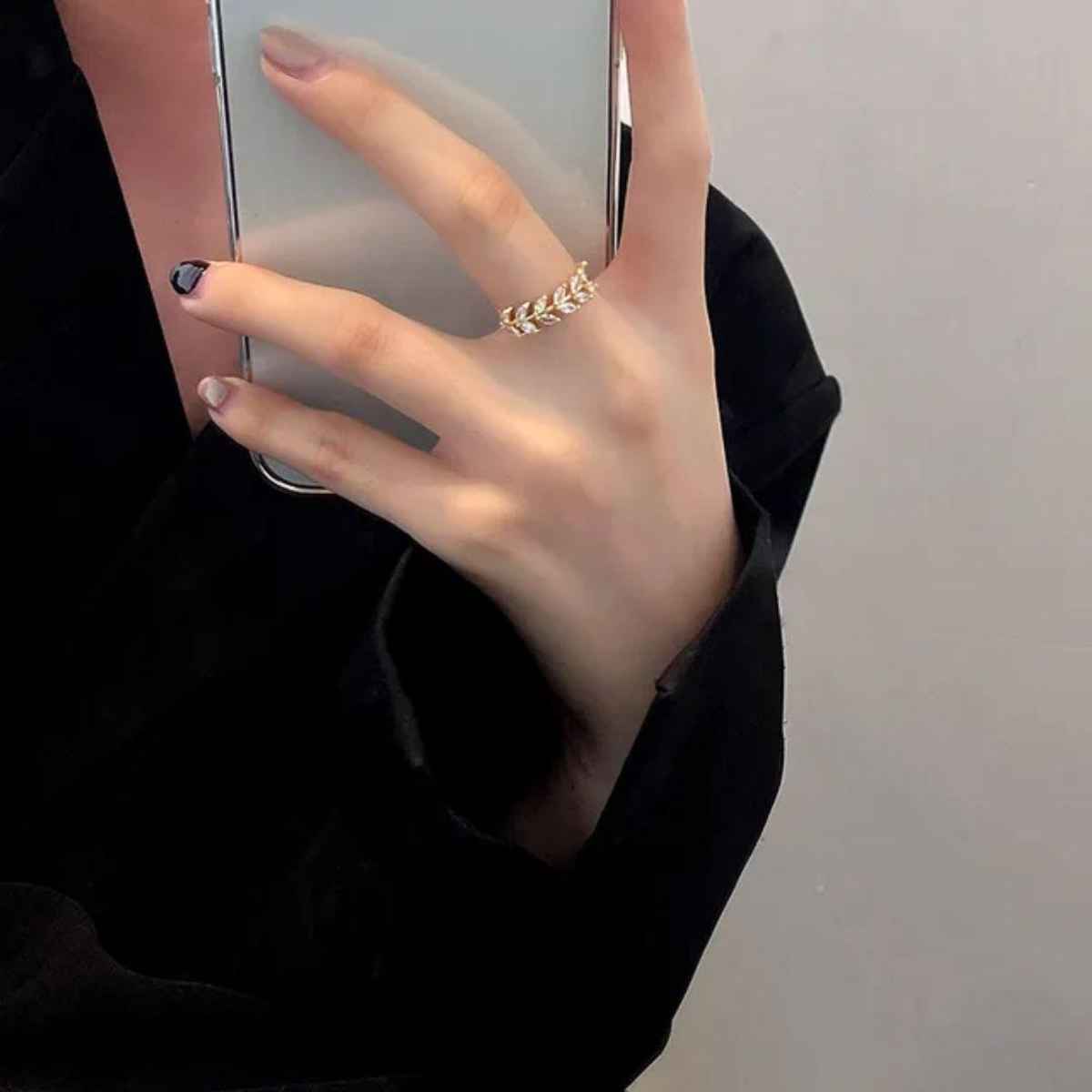 Estailo Fashion Dazzling Dainty Leaf Ring | Gold