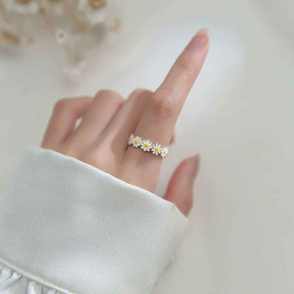 Estailo Fashion Daisy Flower Ring Ring Yellow-Grey Ring | R0001382