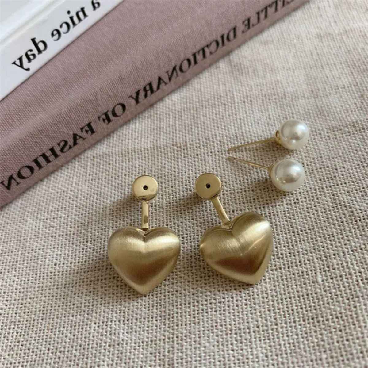 Estailo Fashion A pearl of golden heart earrings for Women | Stylish Lightweight Statement Jewellery | E0000722