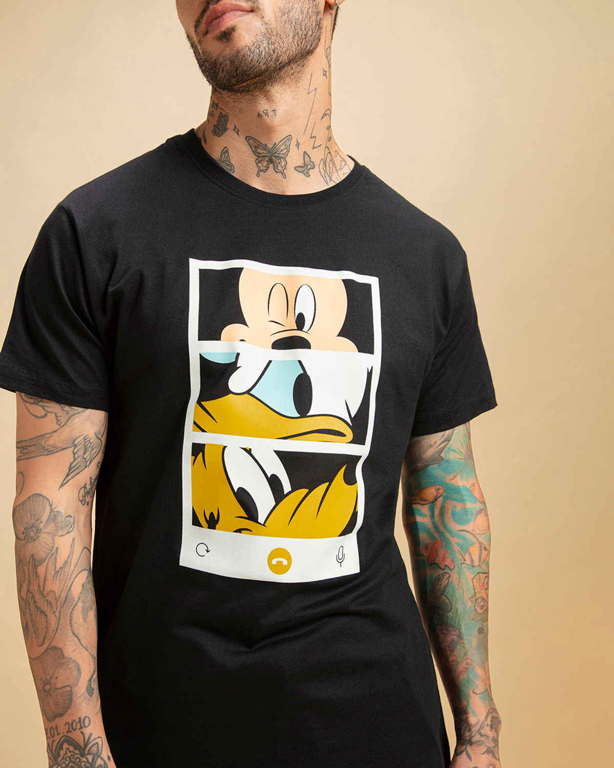 Bewakoof Disney Merchandise Men's Black Mickey Trio Call (DL) Graphic Printed T-shirt(2XL)