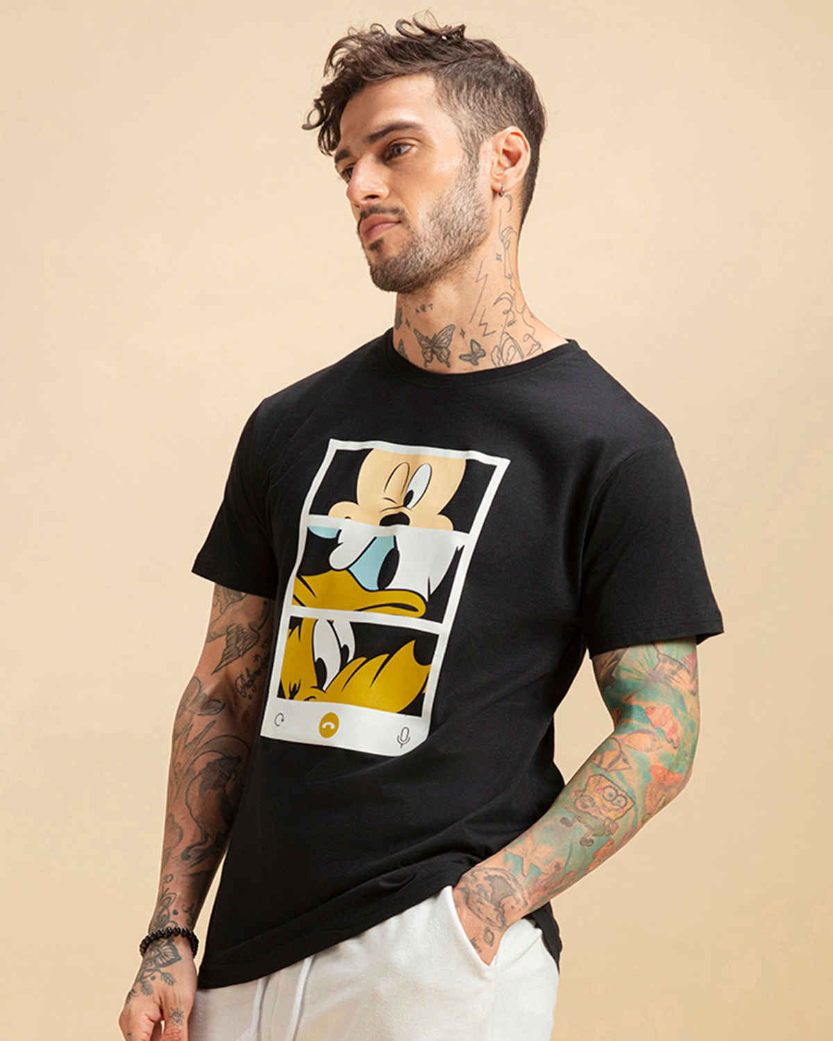Bewakoof Disney Merchandise Men's Black Mickey Trio Call (DL) Graphic Printed T-shirt(2XL)